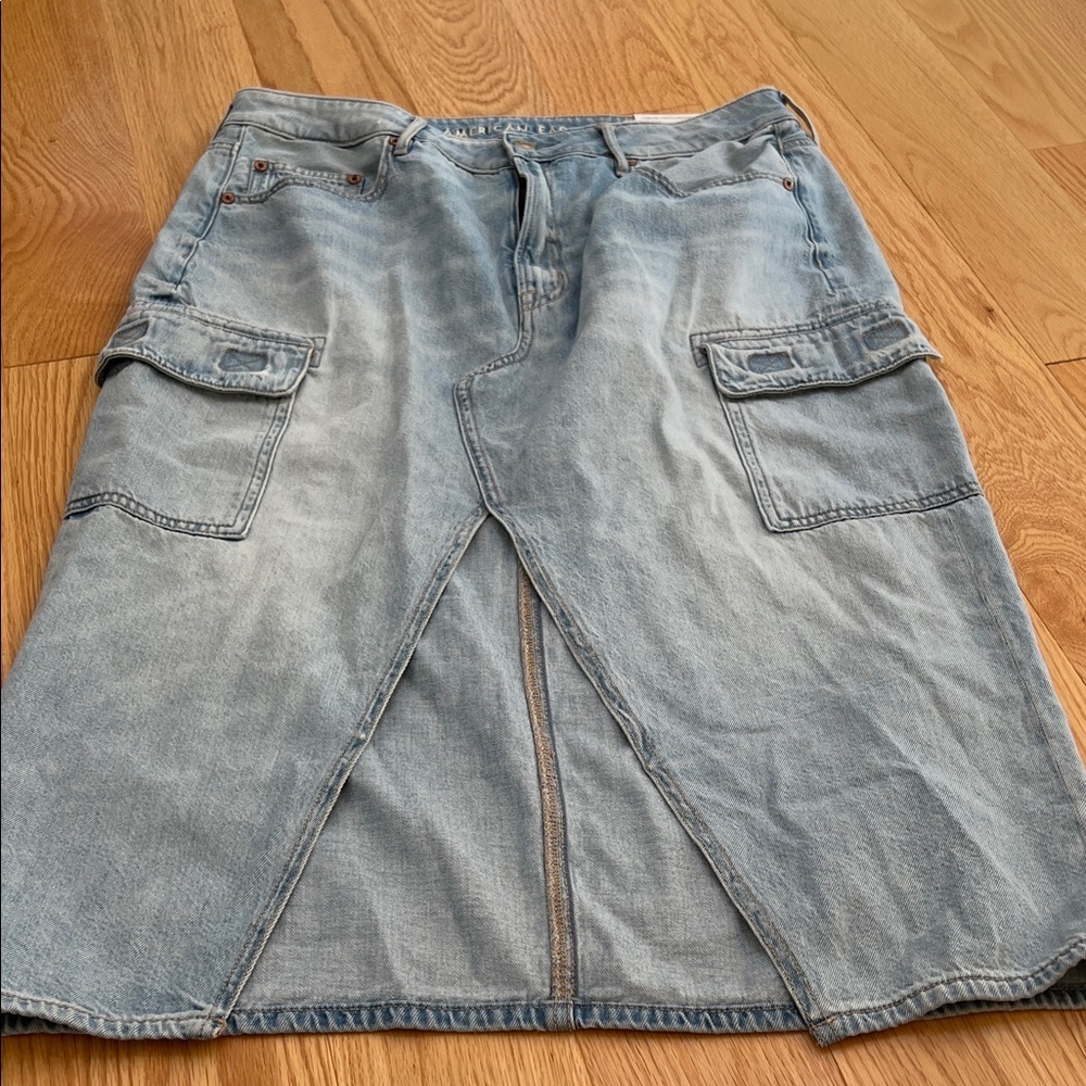 New! American Eagle SZ 12/32 Drape high waisted cargo denim skirt.